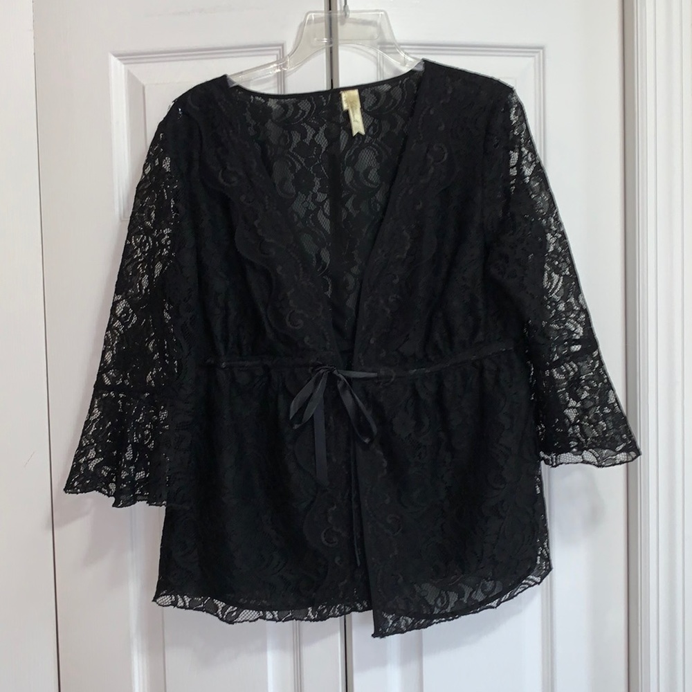 Women’s Chenault Black Lace Top With Belt